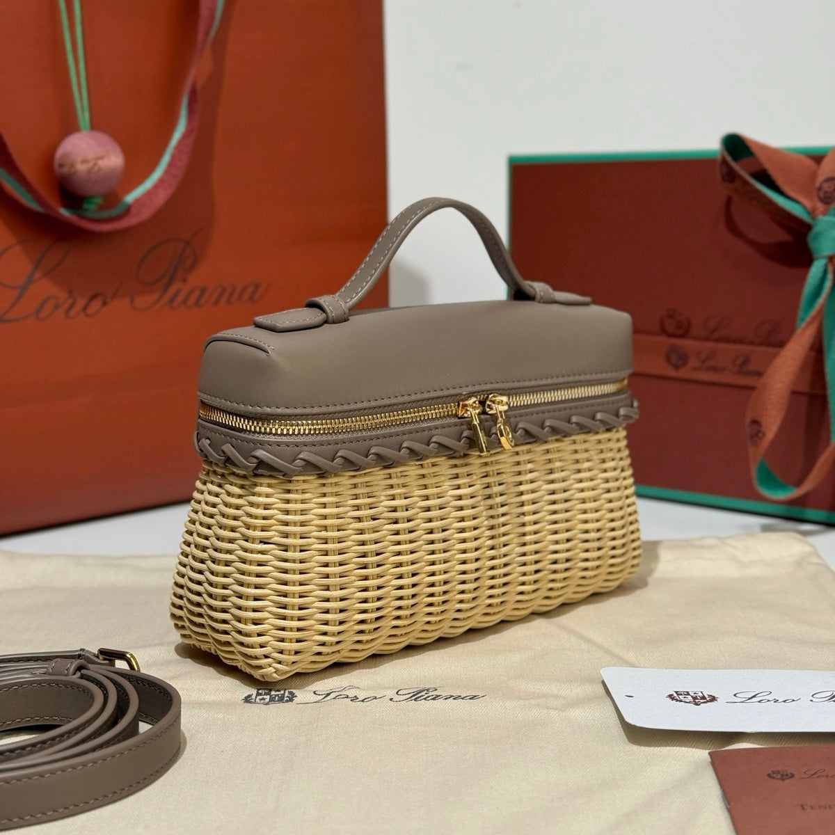 Loro Piana Extra Pocket L19 East-West in Wicker