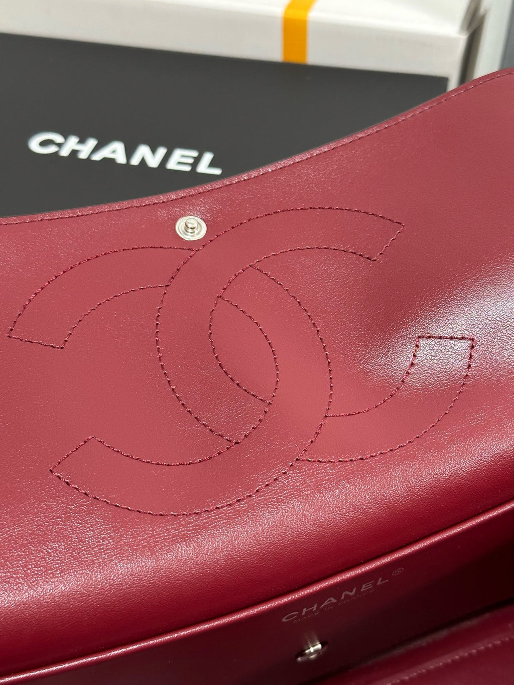 Chanel Maxi Flap Bag in Grained Calfskin AS6231