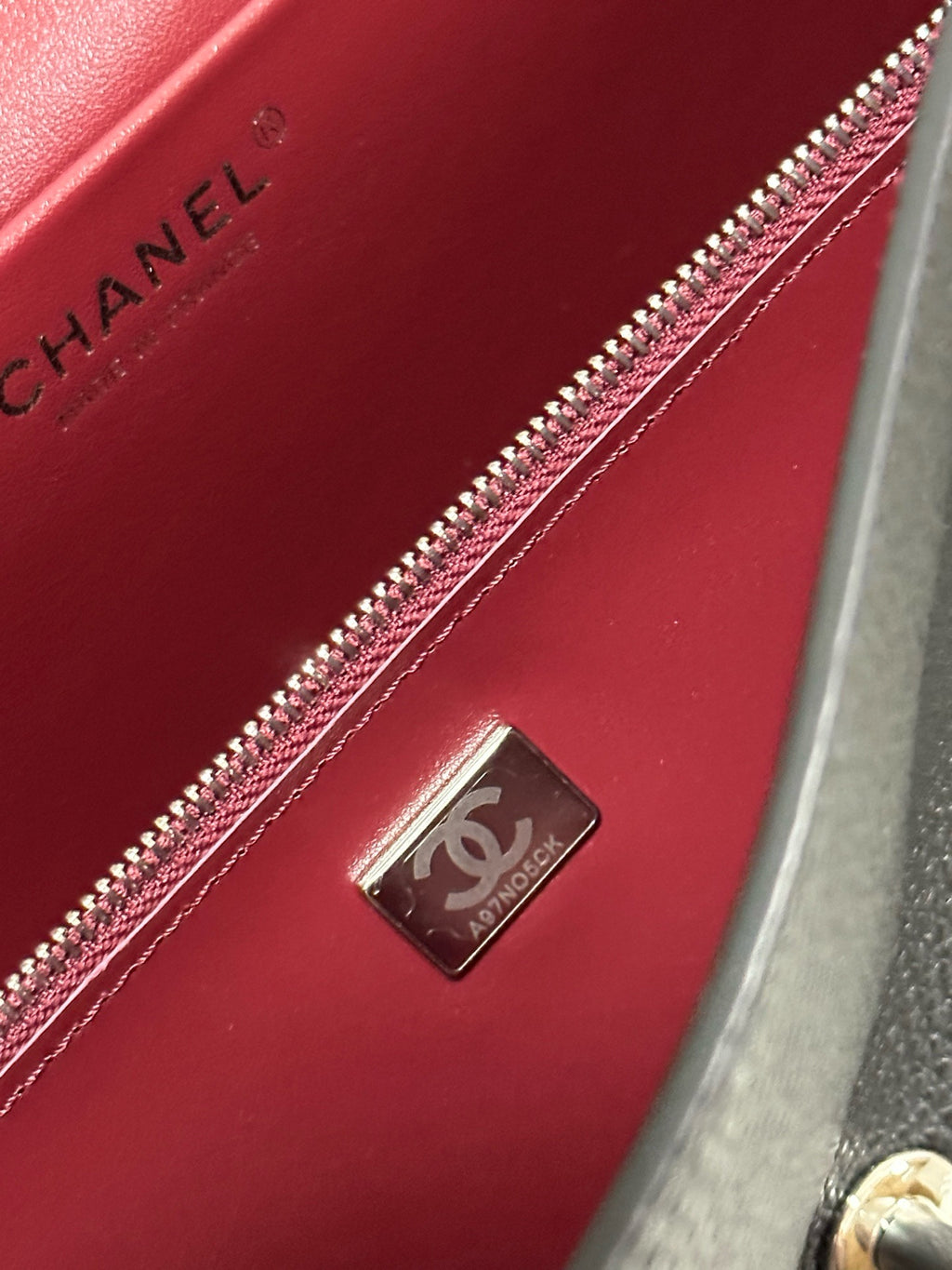 Chanel Maxi Flap Bag in Grained Calfskin AS6231