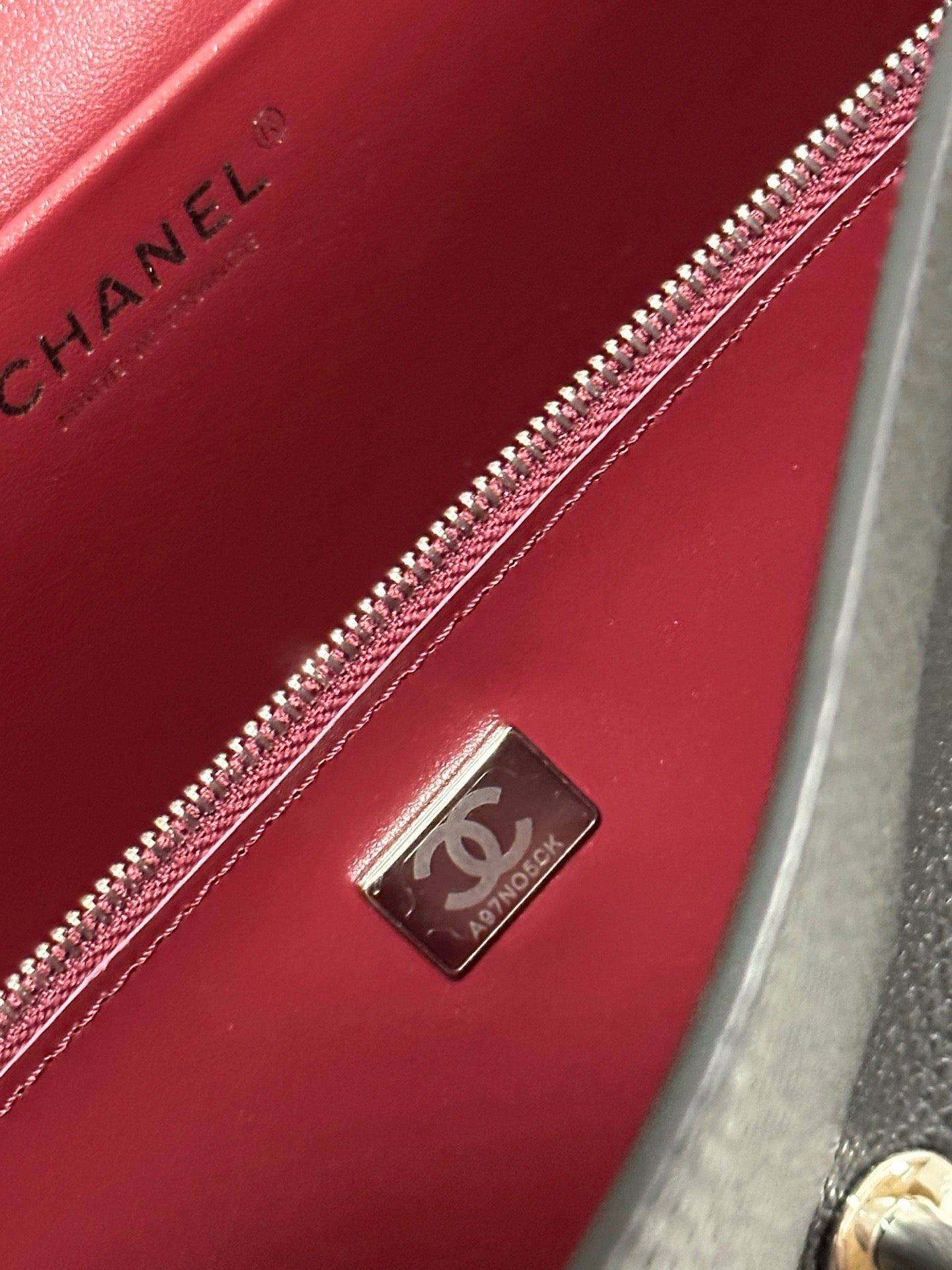Chanel Maxi Flap Bag in Grained Calfskin AS6231