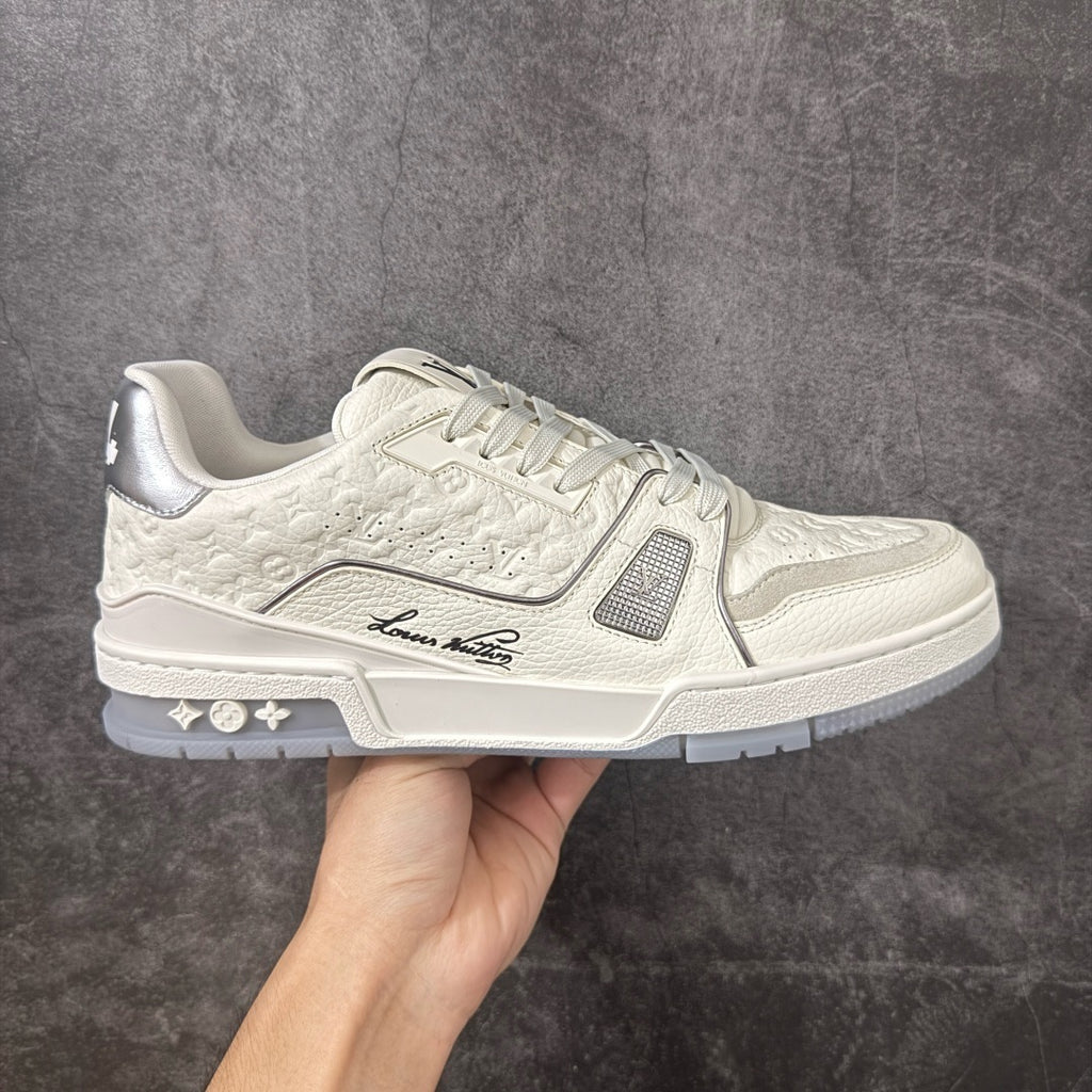 LV Trainer Sneaker 1AKCKO