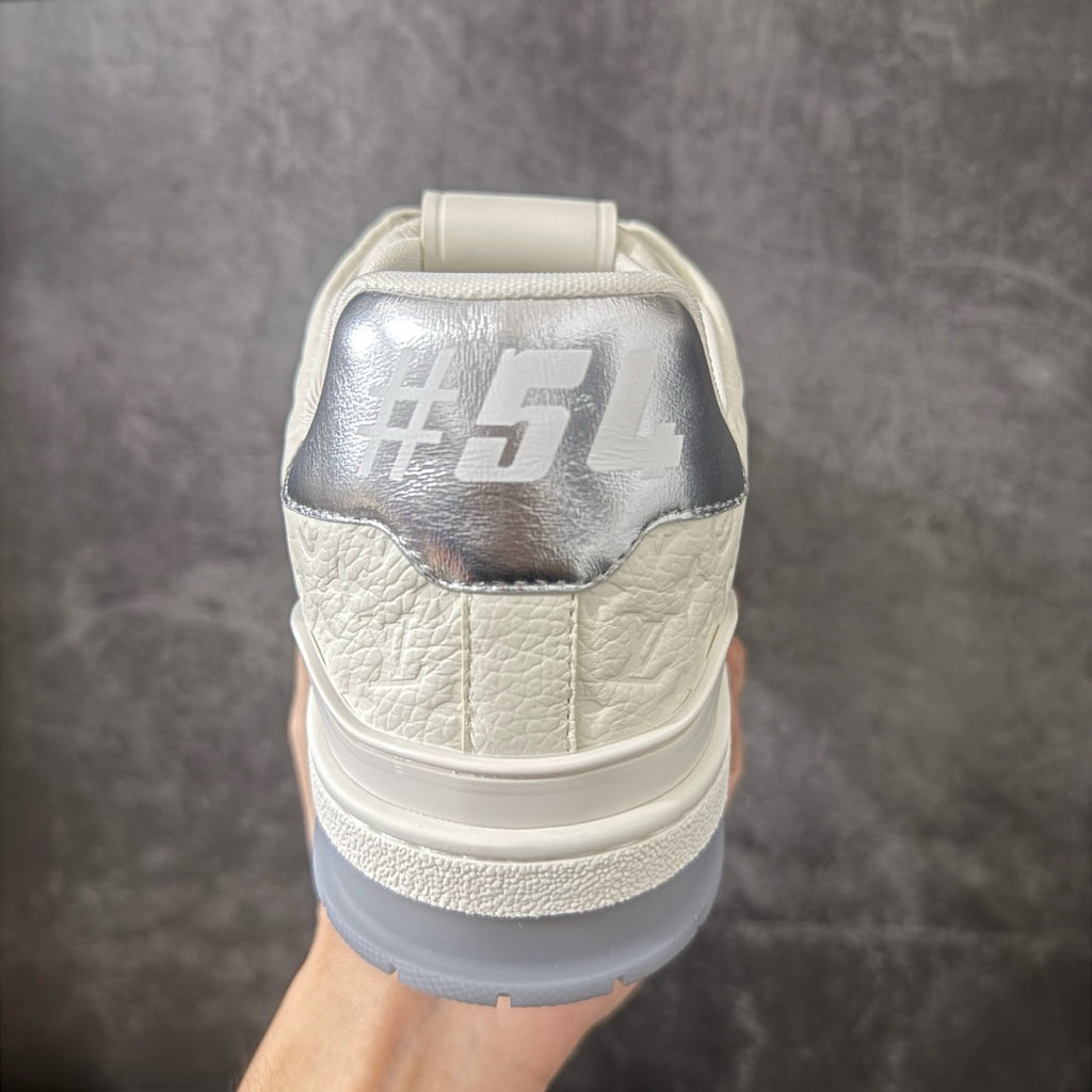LV Trainer Sneaker 1AKCKO