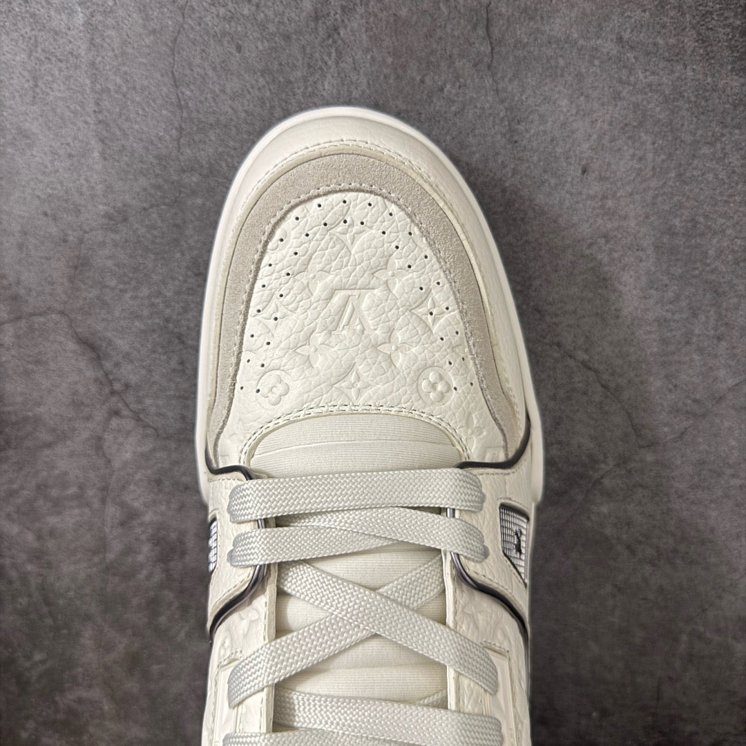 LV Trainer Sneaker 1AKCKO