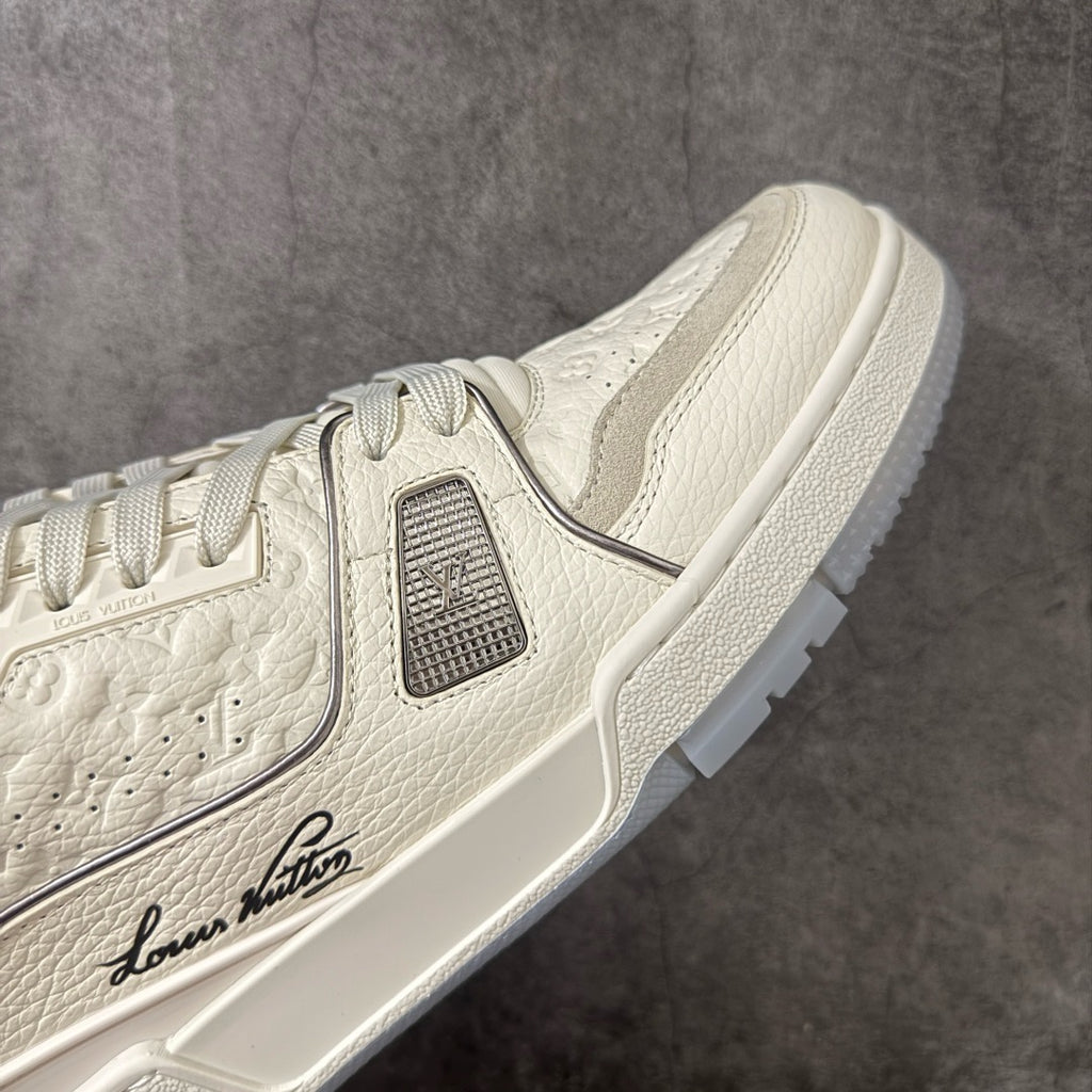 LV Trainer Sneaker 1AKCKO