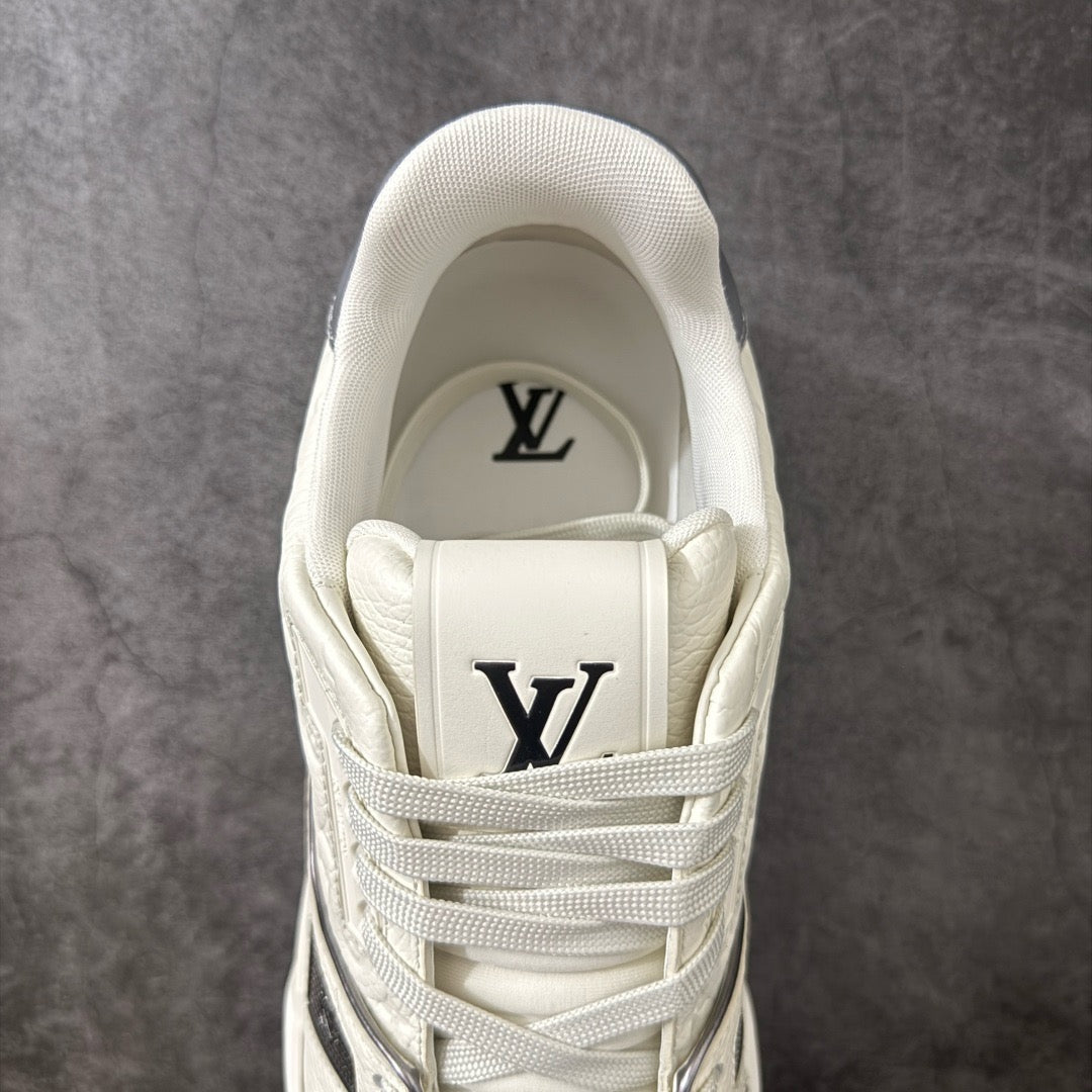 LV Trainer Sneaker 1AKCKO
