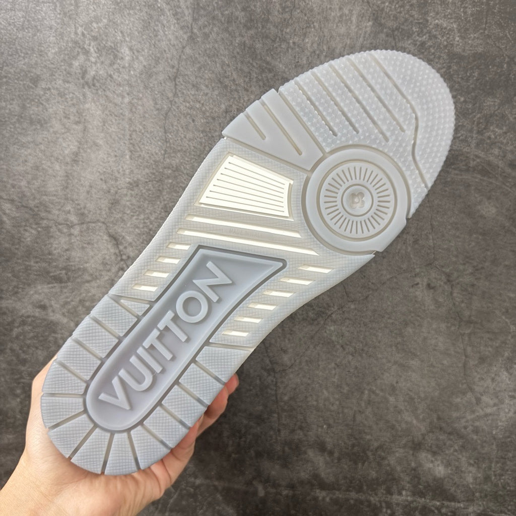 LV Trainer Sneaker 1AKCKO