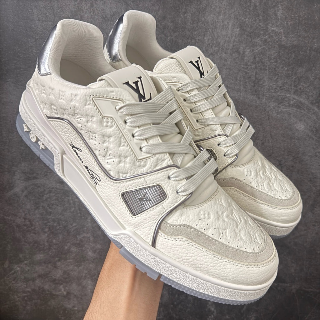 LV Trainer Sneaker 1AKCKO