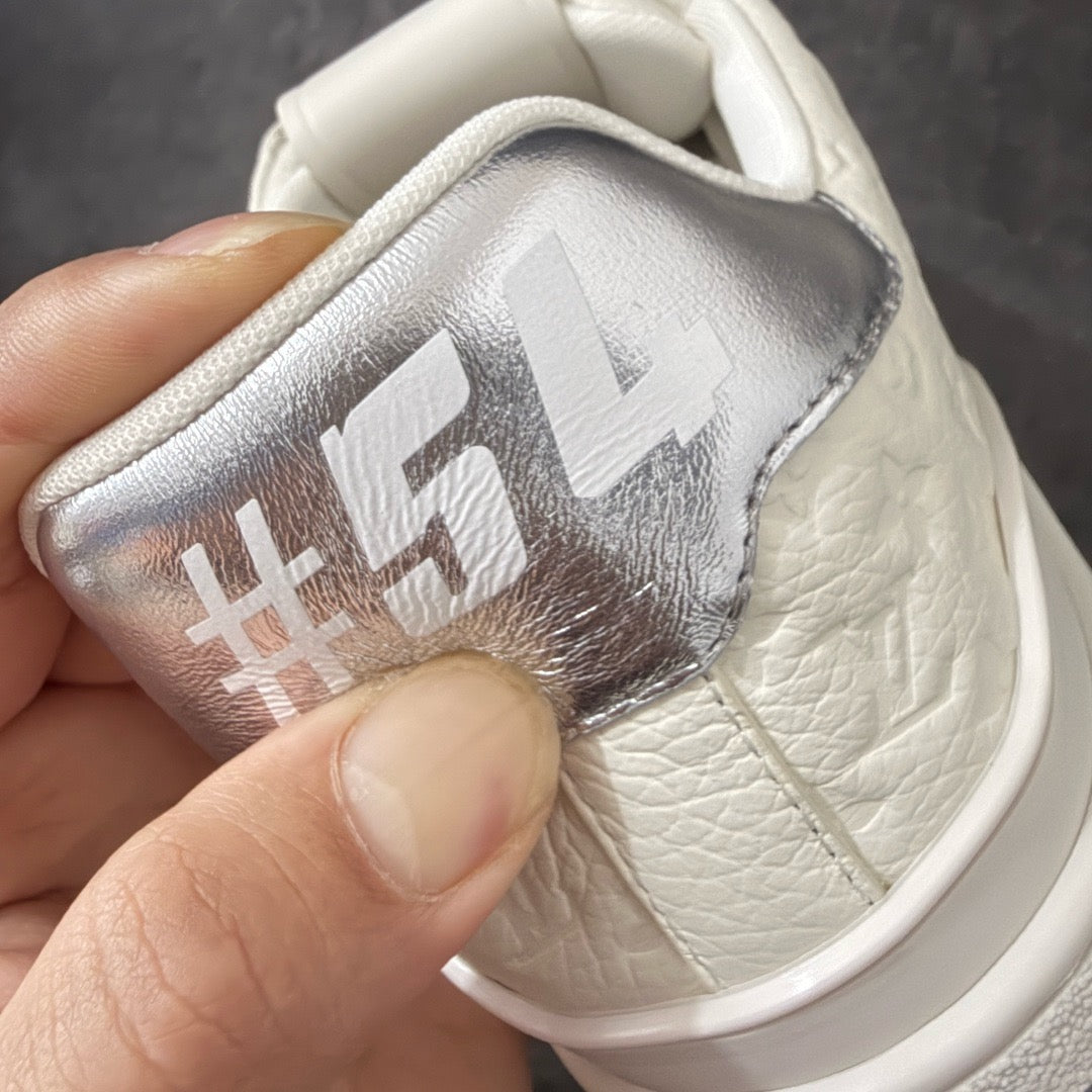 LV Trainer Sneaker 1AKCKO