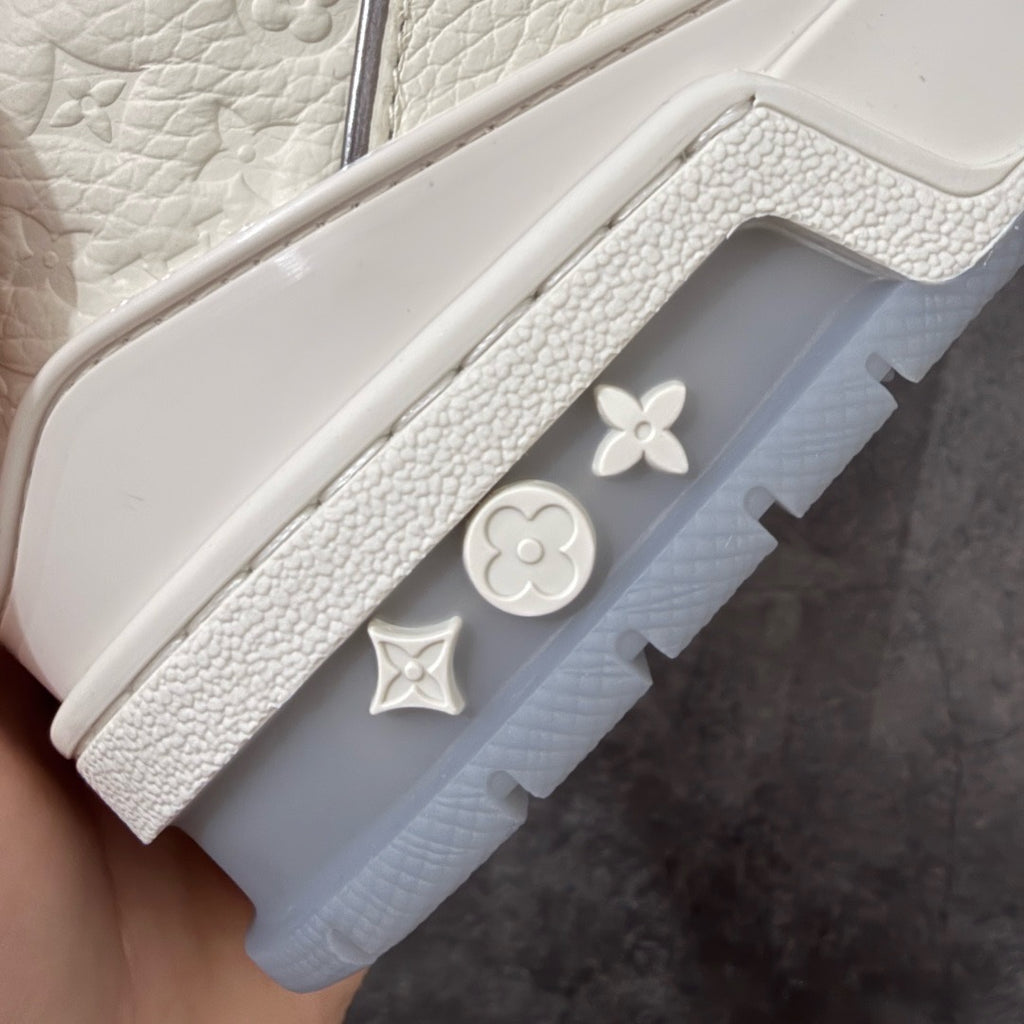 LV Trainer Sneaker 1AKCKO