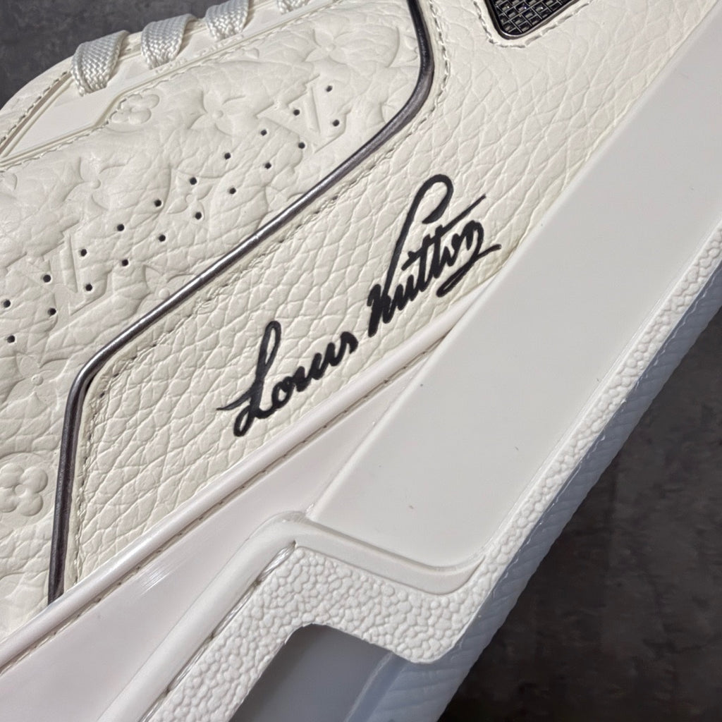 LV Trainer Sneaker 1AKCKO