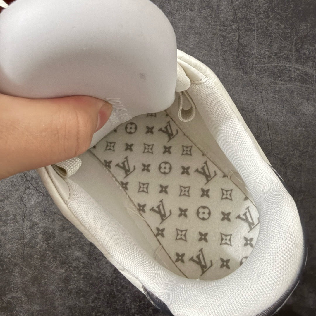 LV Trainer Sneaker 1AKCKO