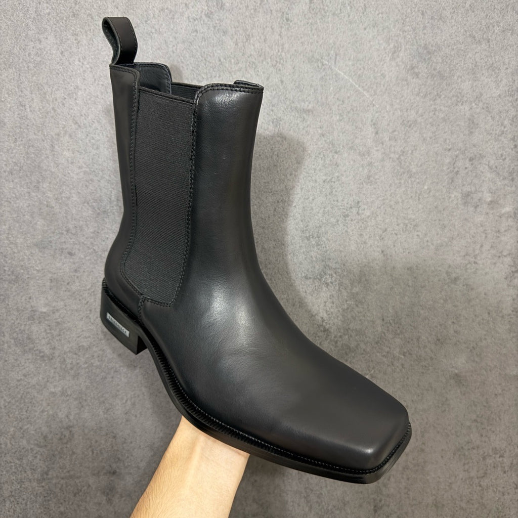 Balenciaga Concorde Chelsea in Black Shiny Calfskin