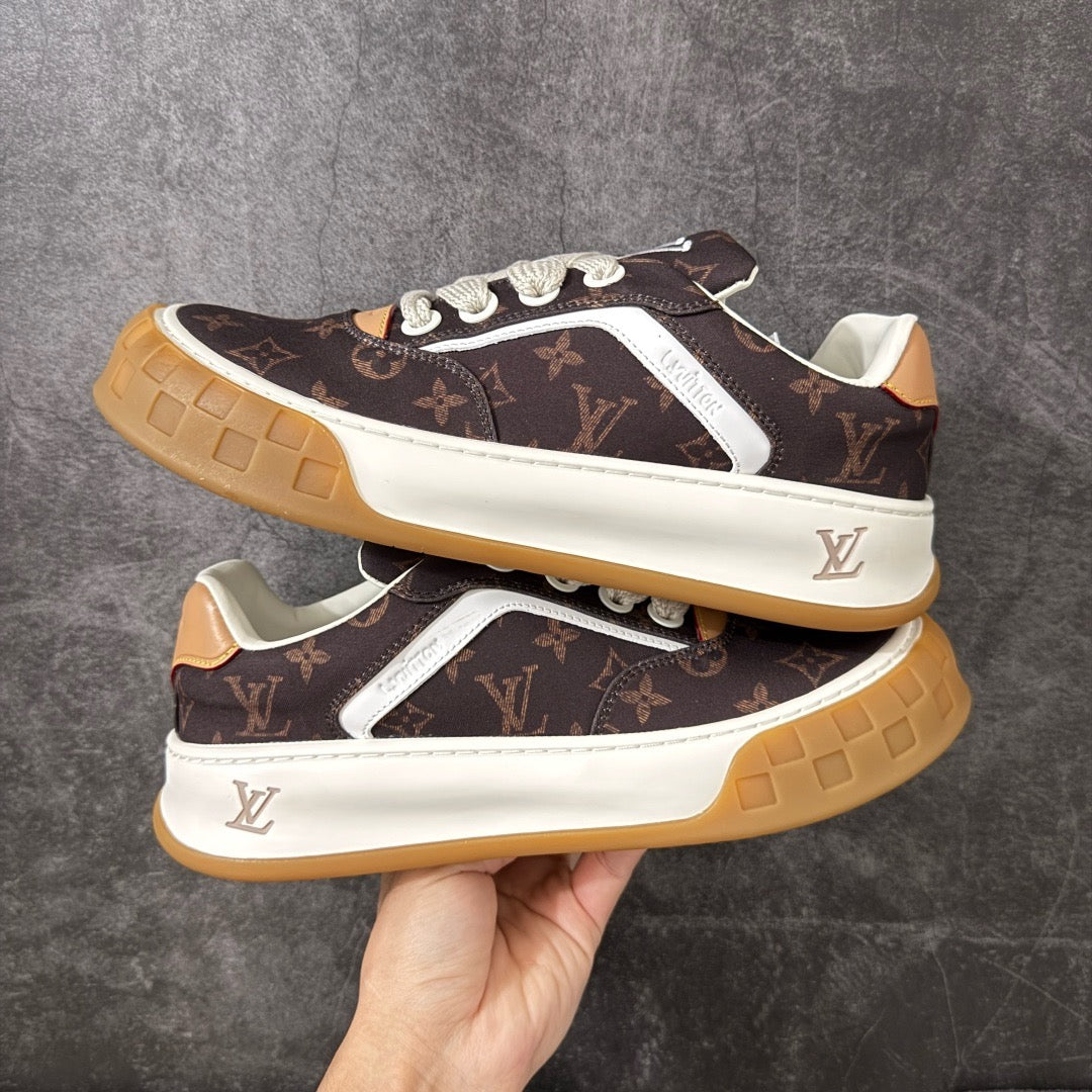 LV Tilted Sneaker 1AKR5K