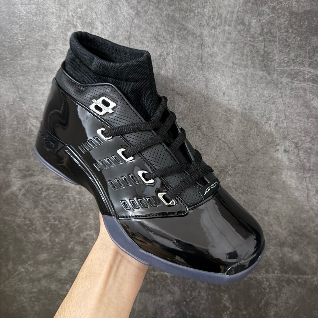 Jordan 17 Low Black Patent IV7640-001