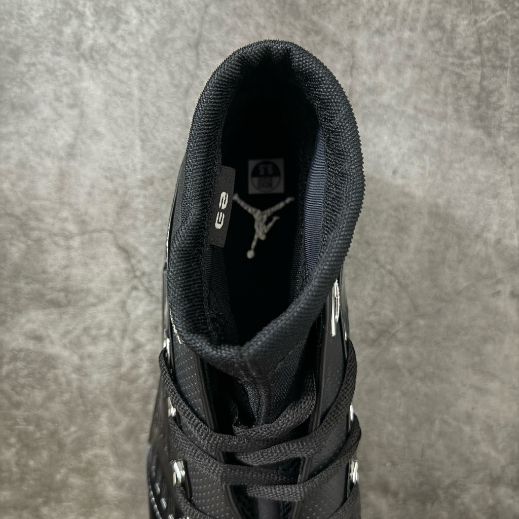 Jordan 17 Low Black Patent IV7640-001