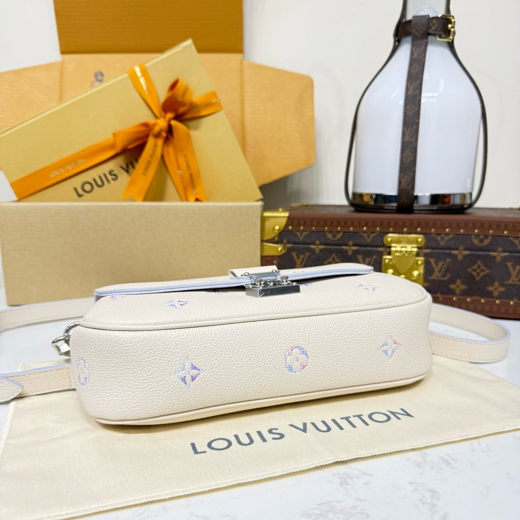 LV Pochette Métis Soft PM M2A332