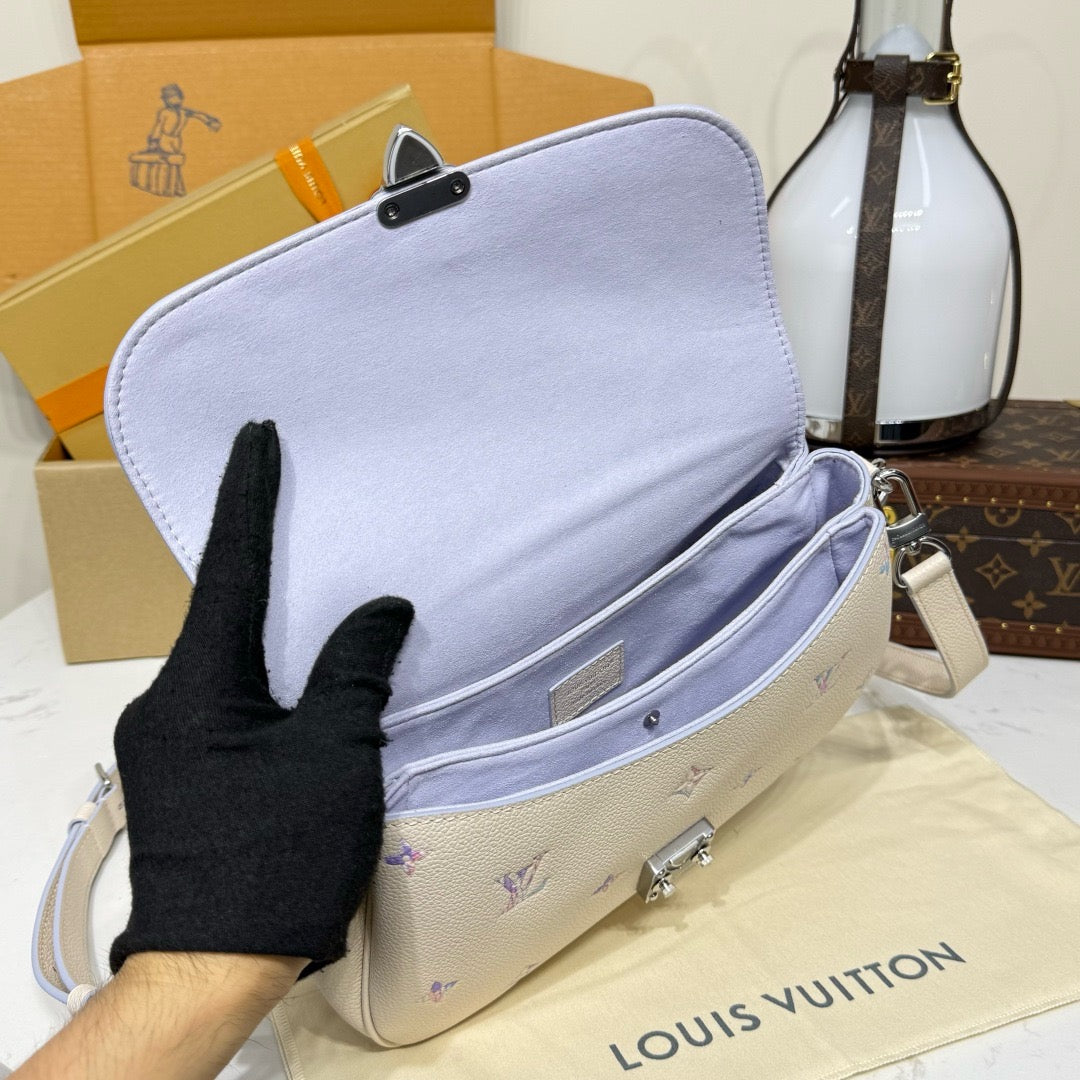 LV Pochette Métis Soft PM M2A332