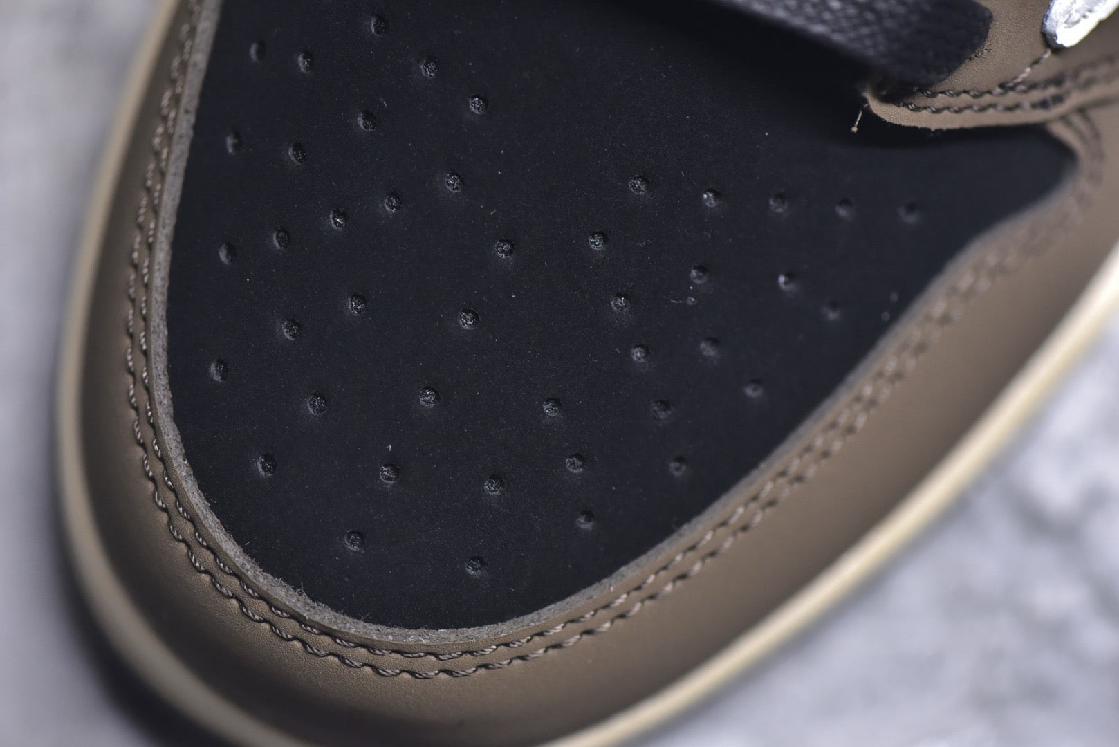 Jordan 1 Low Travis Scott Mocha CQ4277-001