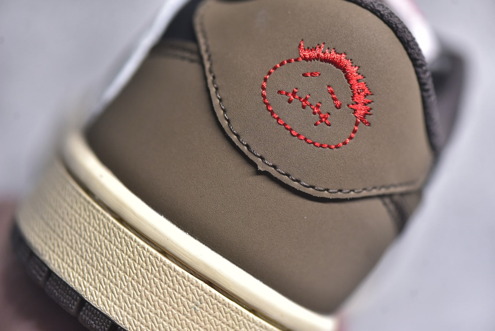 Jordan 1 Low Travis Scott Mocha CQ4277-001