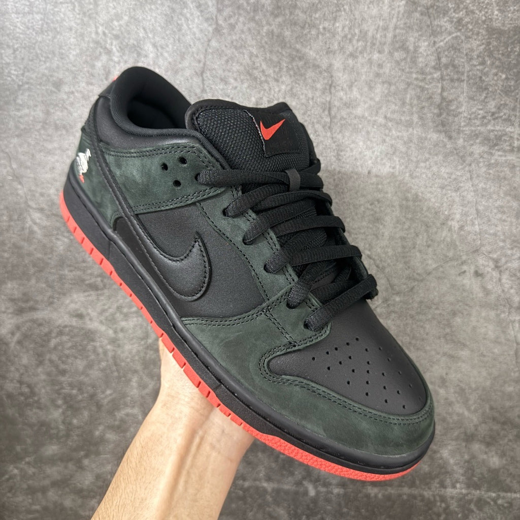 Nike SB Dunk Low Black Pigeon 883232-008