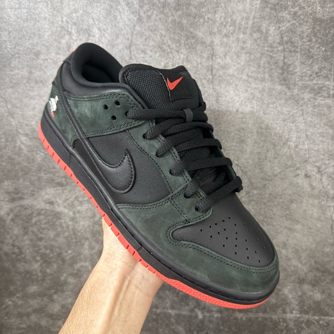 Nike SB Dunk Low Black Pigeon 883232-008