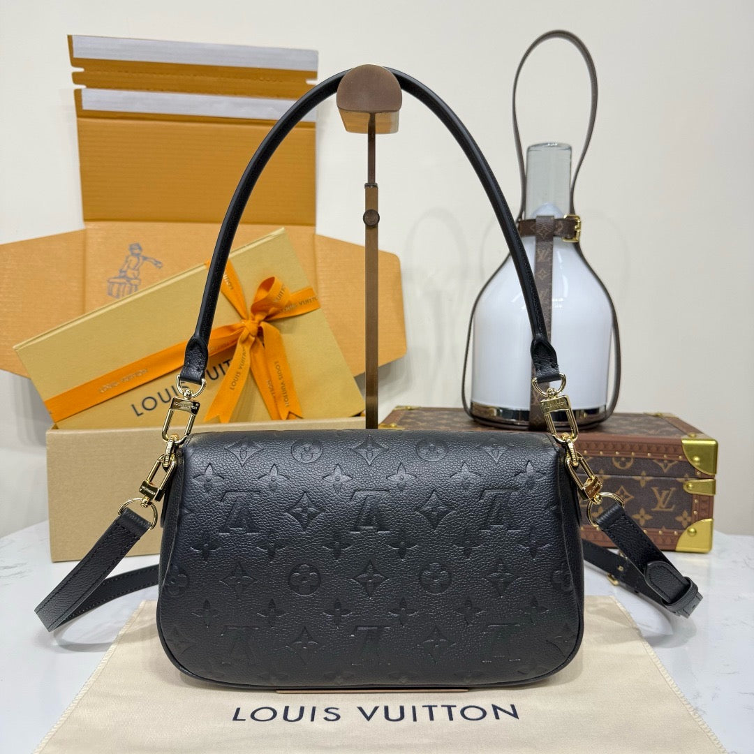 LV Pochette Métis Soft PM M29783