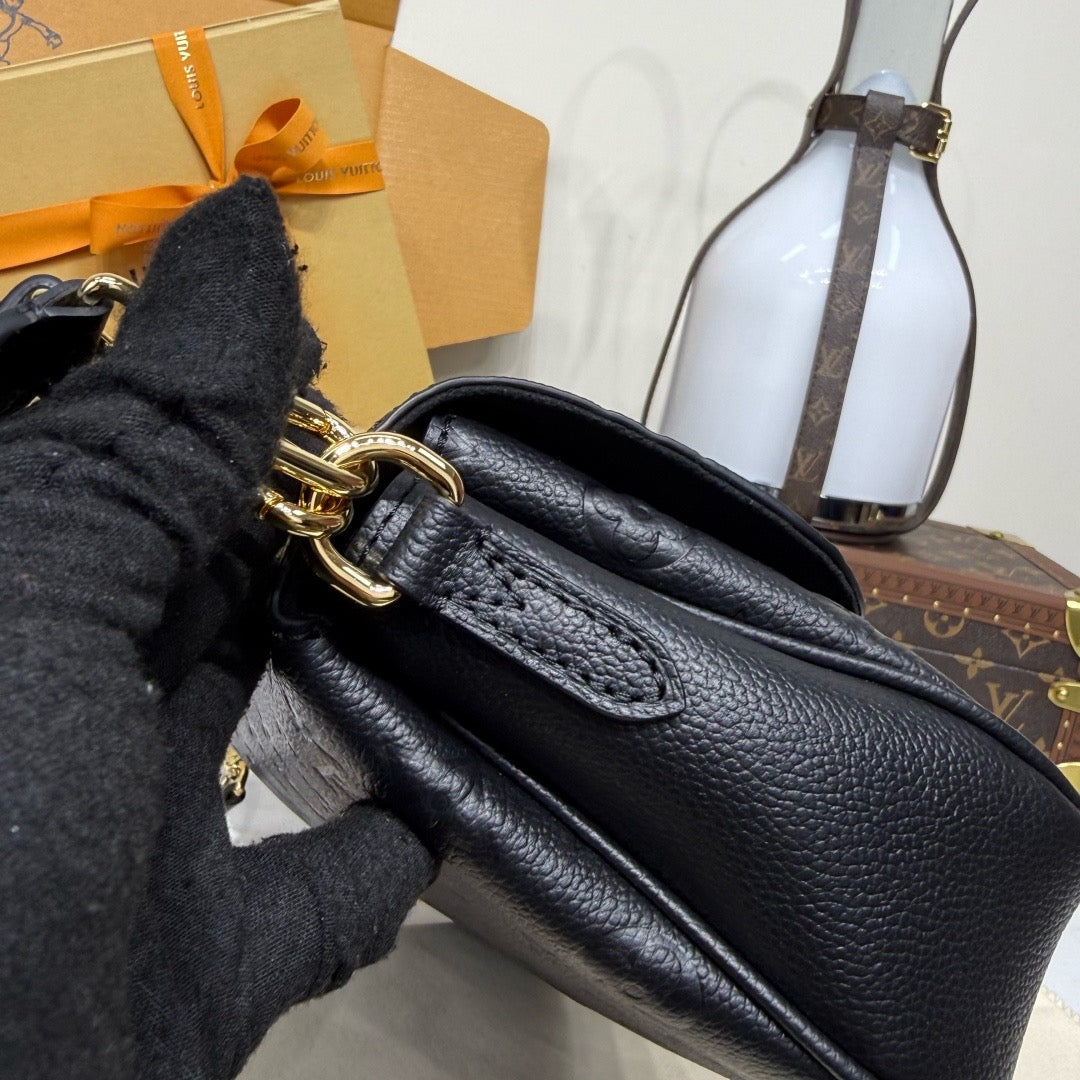 LV Pochette Métis Soft PM M29783