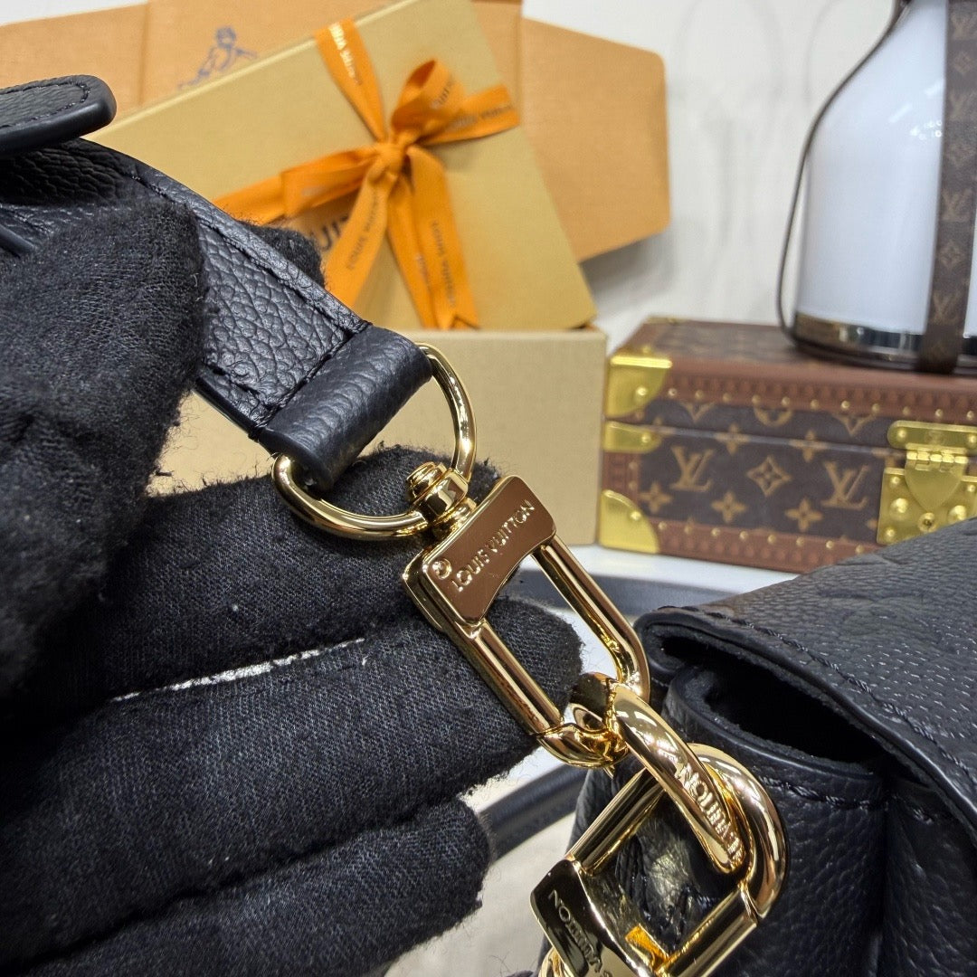 LV Pochette Métis Soft PM M29783