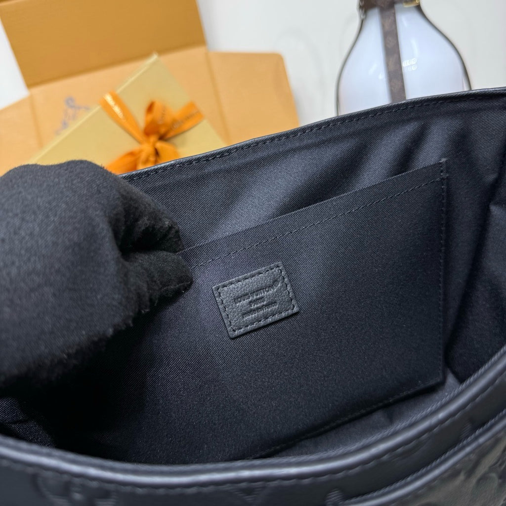 LV Courrier Messenger M28781