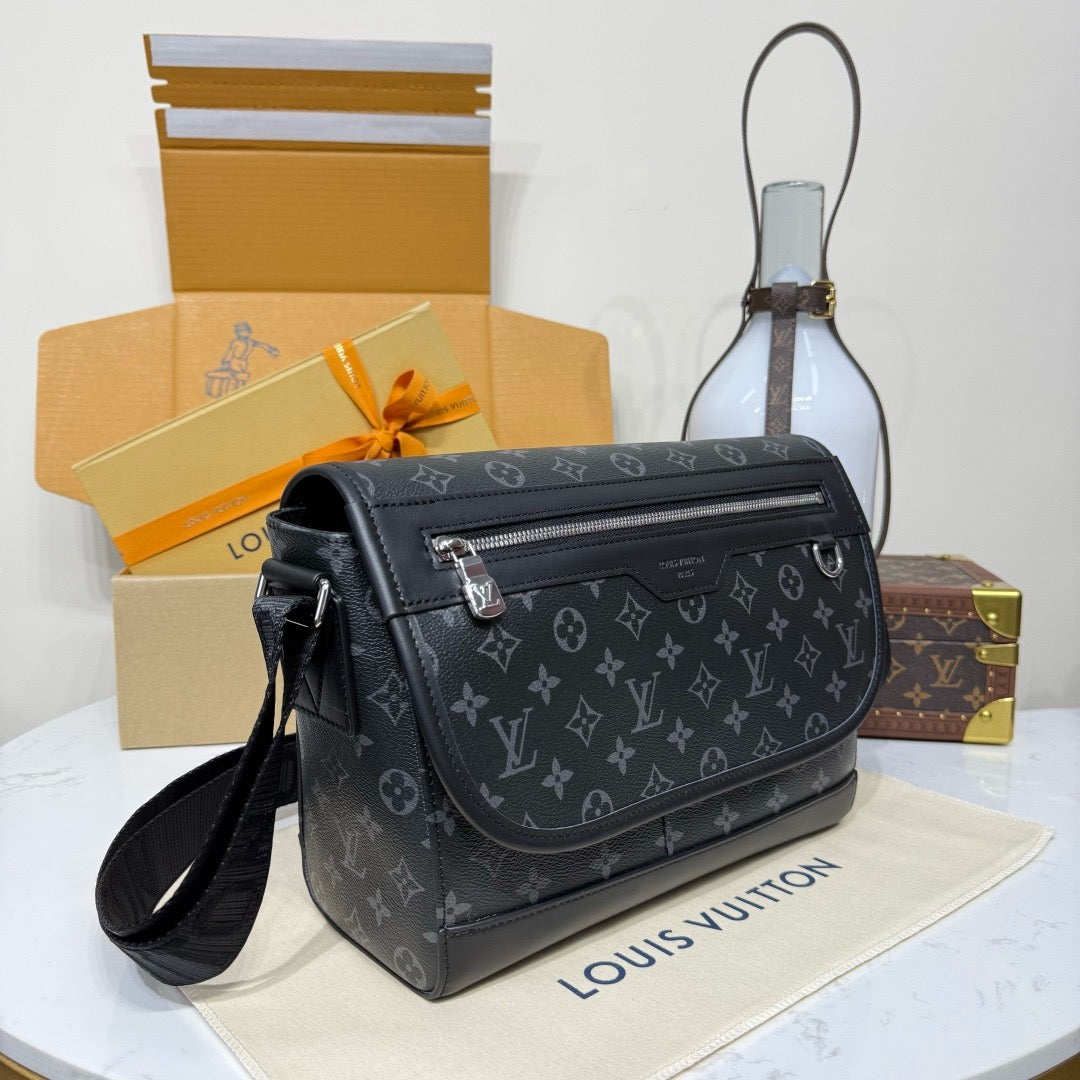 LV Courrier Messenger M28630