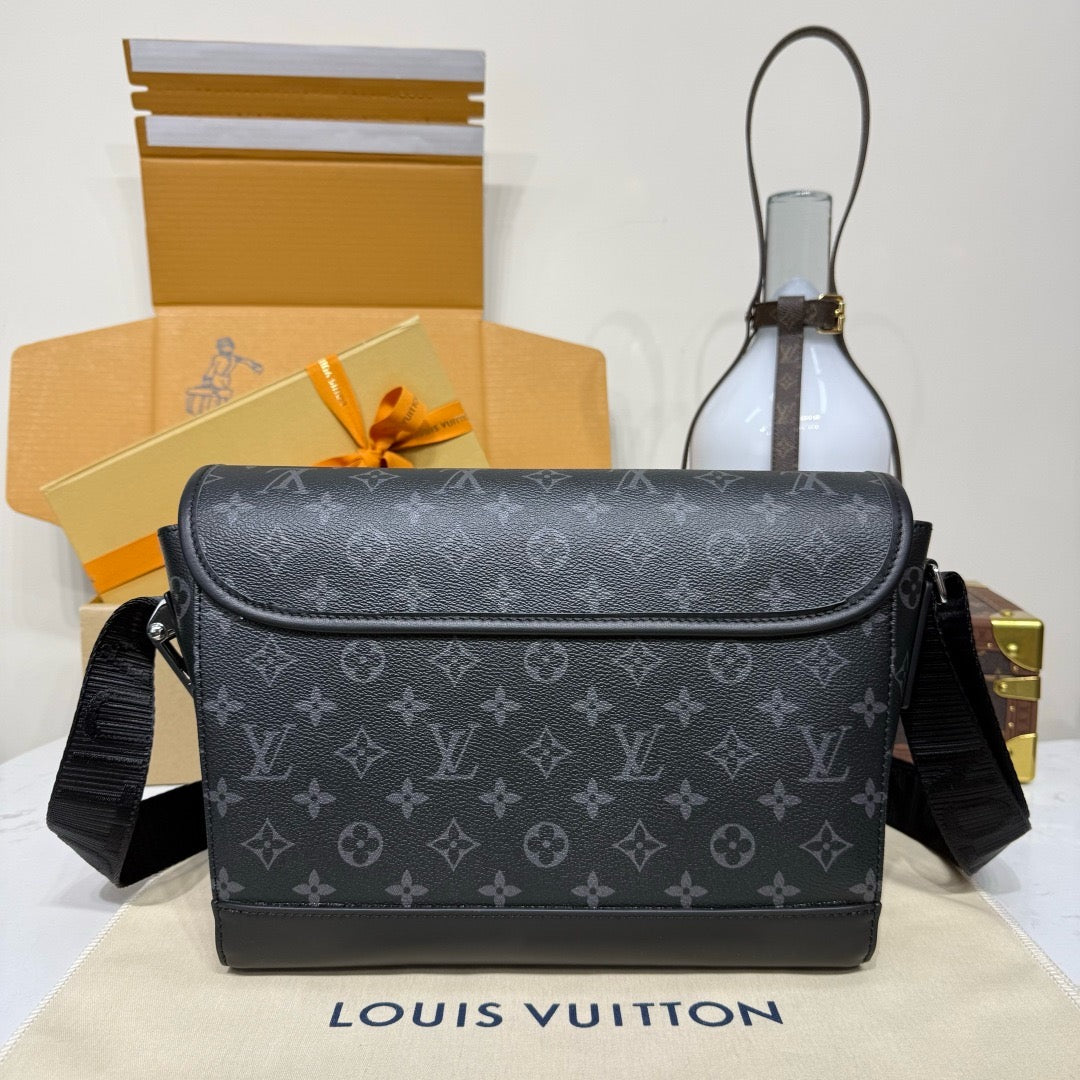 LV Courrier Messenger M28630
