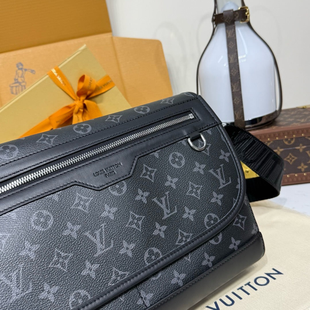 LV Courrier Messenger M28630