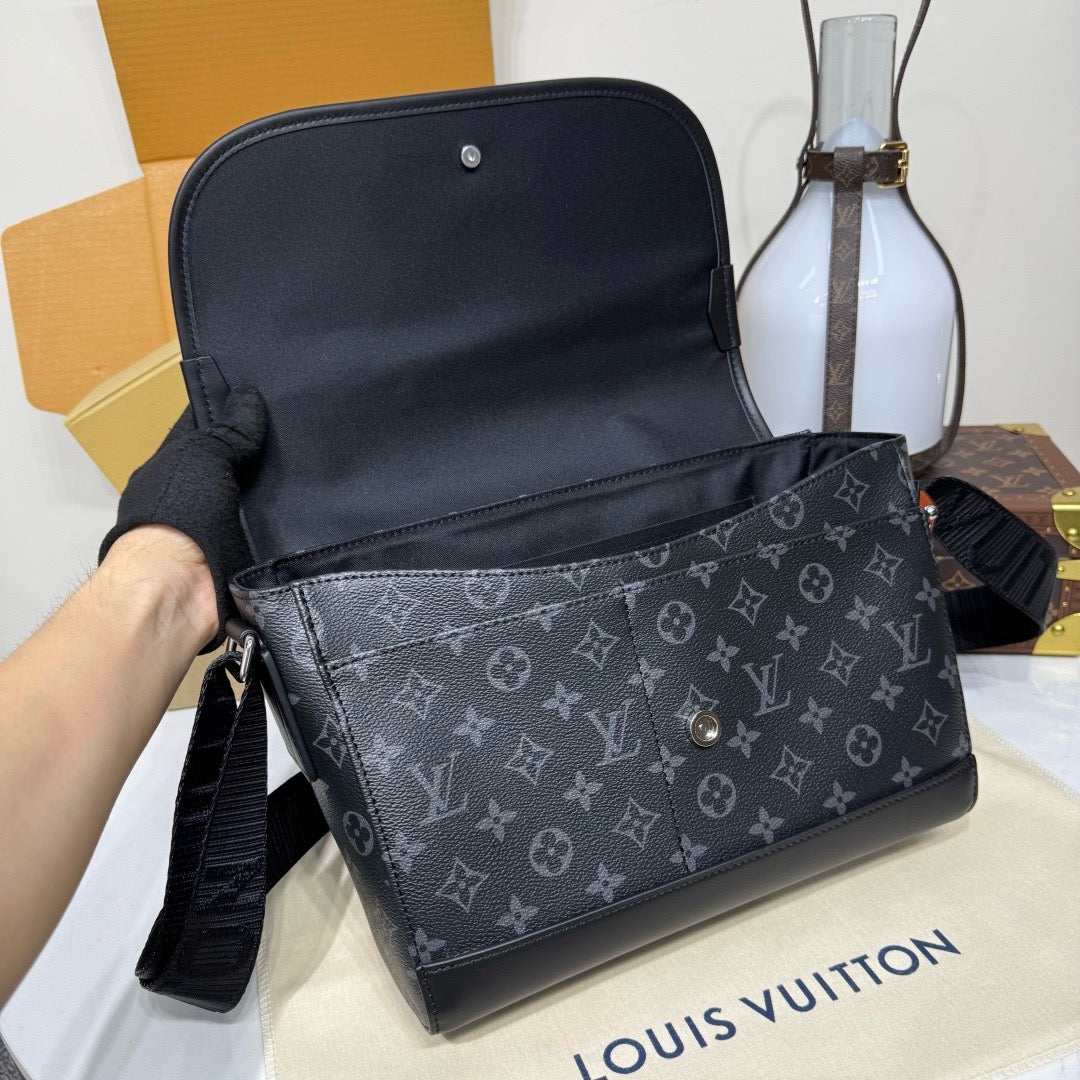 LV Courrier Messenger M28630