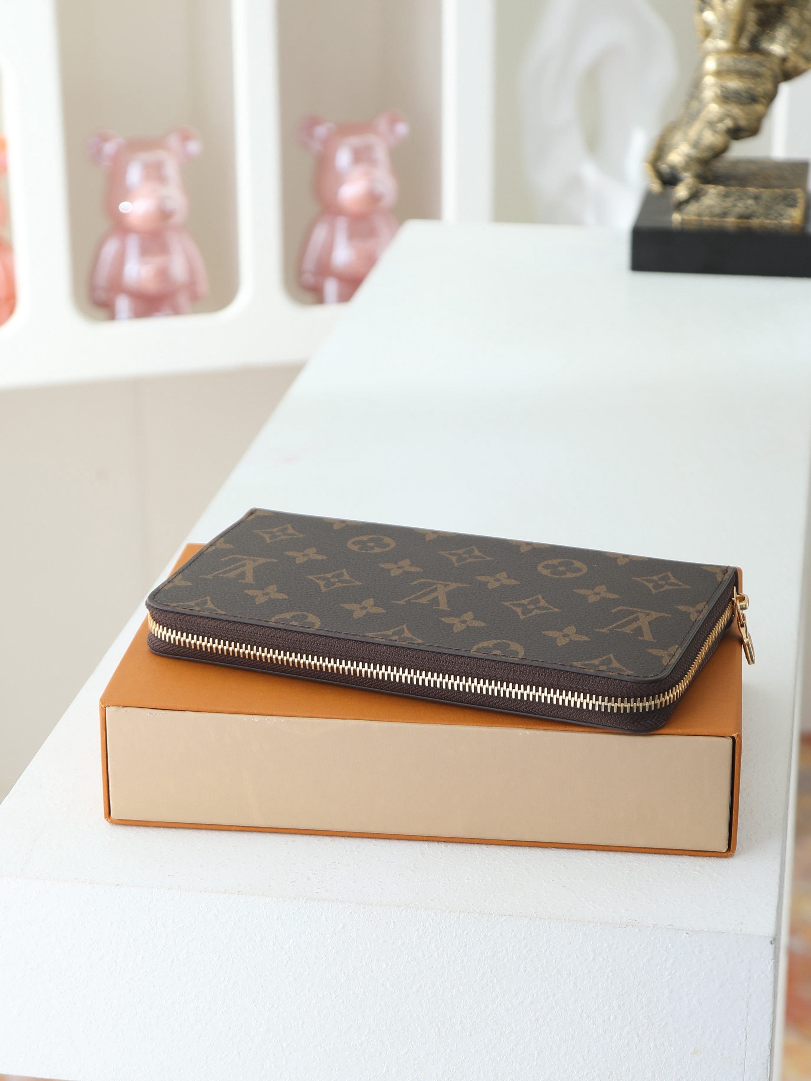 LV Zippy Organizer M62581