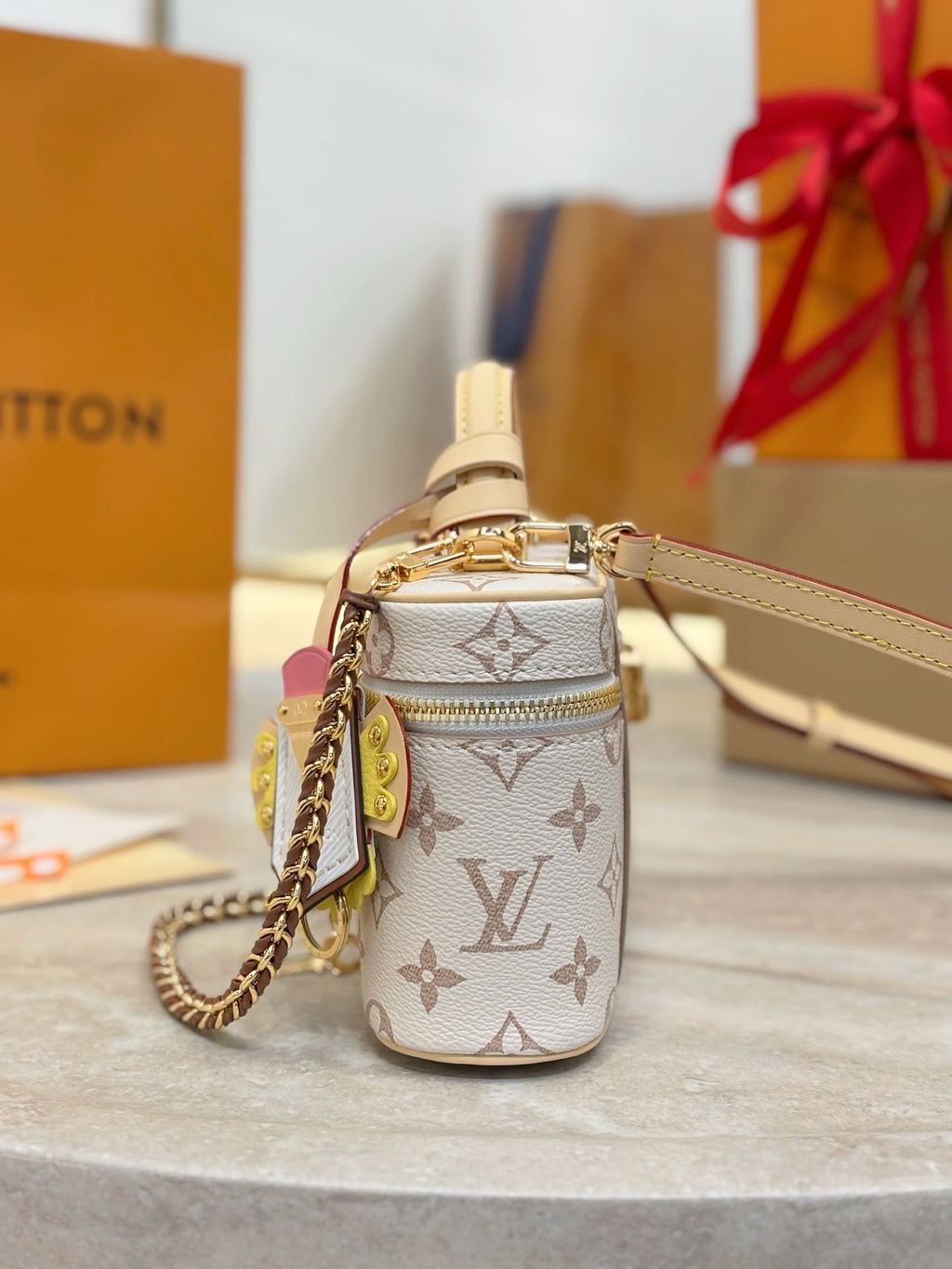 LV Vanity Chain Pouch M29782