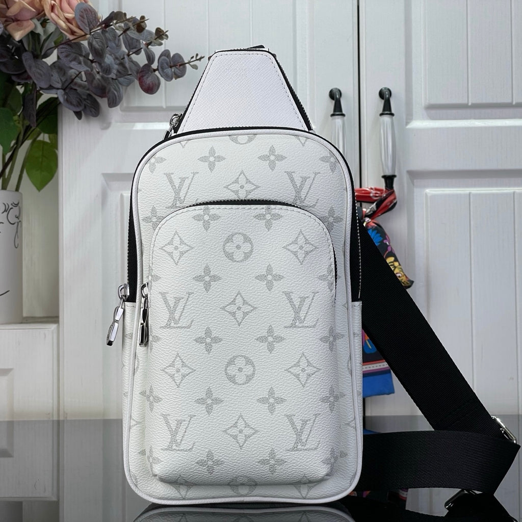 LV Avenue Slingbag M28397