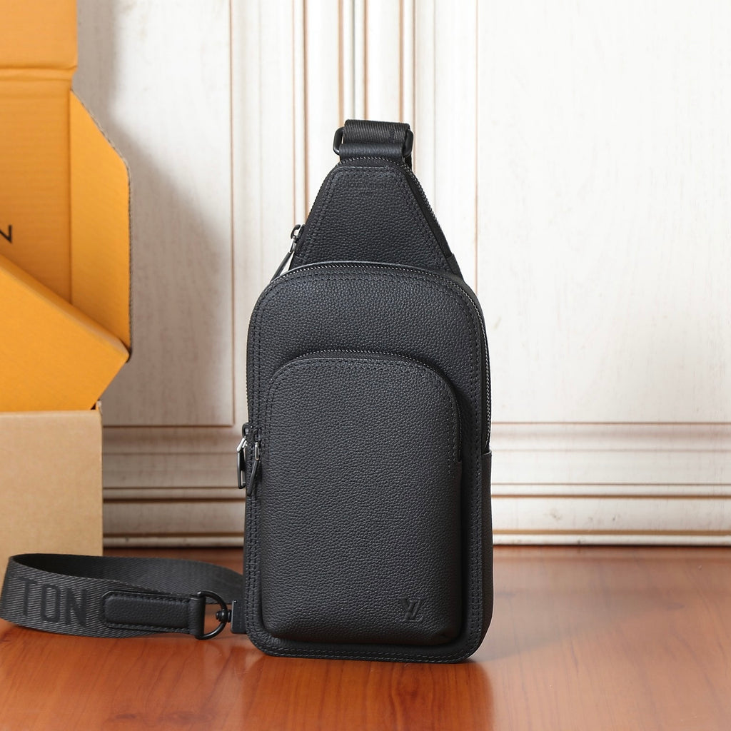 LV Avenue Slingbag M15255