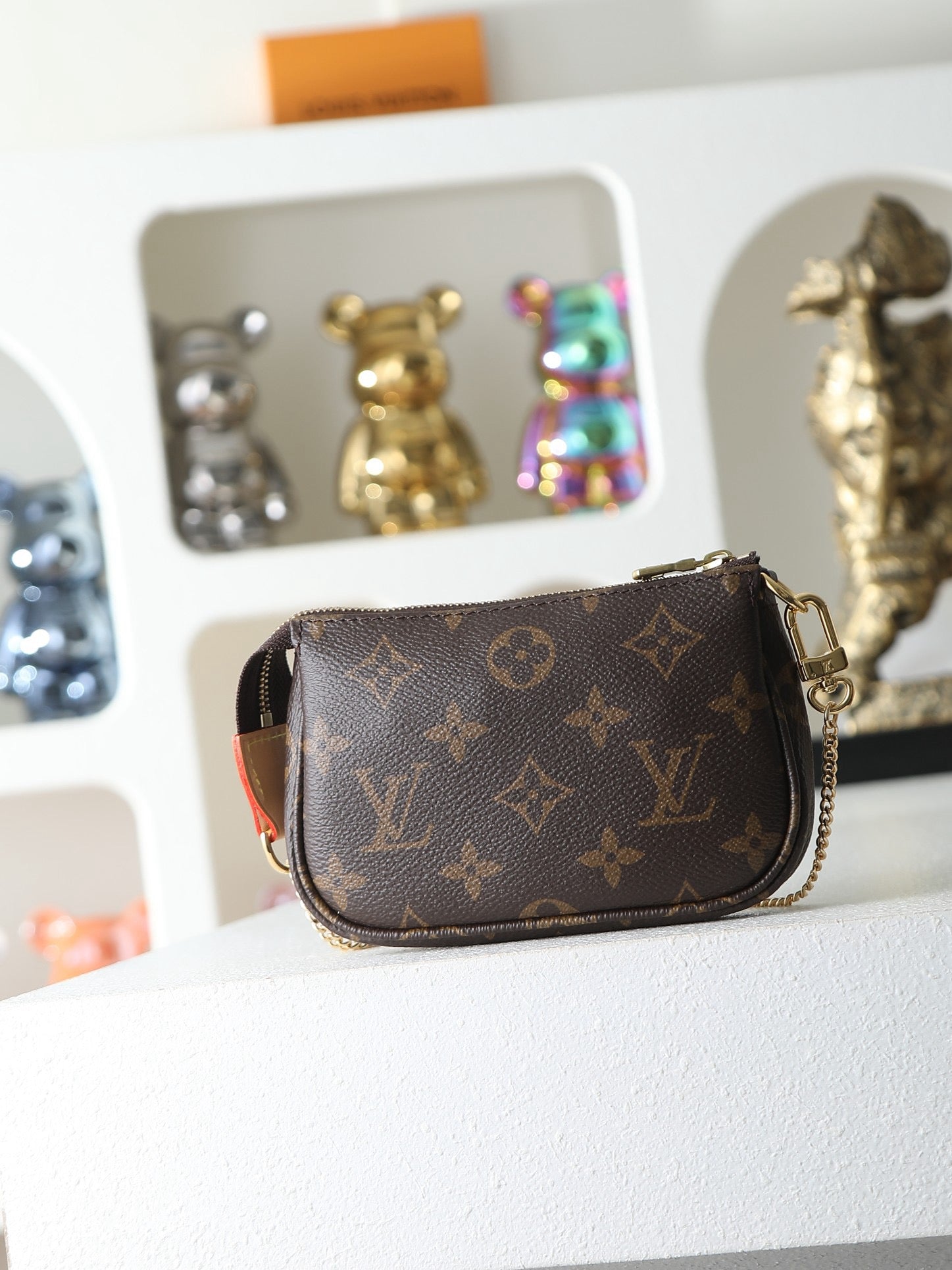 LV Mini Pochette Accessoires M58009