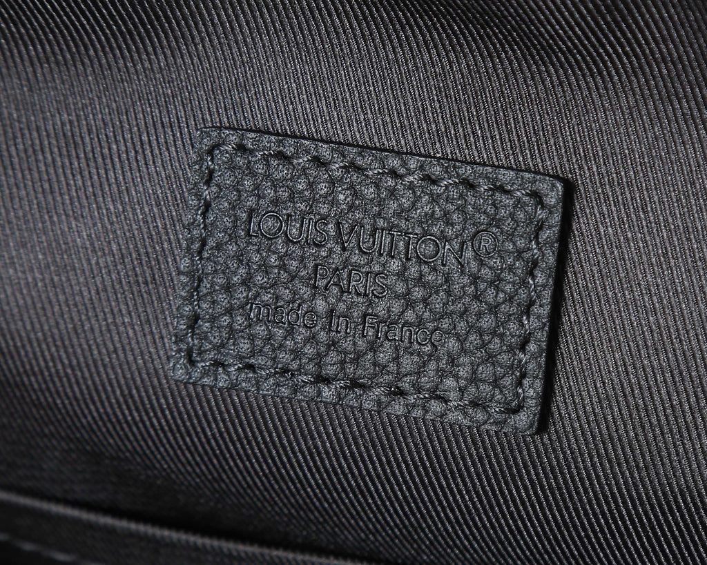 LV Avenue Slingbag M15255