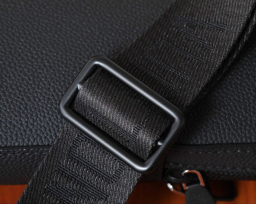 LV Avenue Slingbag M15255