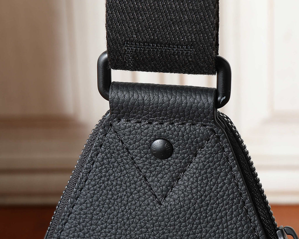 LV Avenue Slingbag M15255