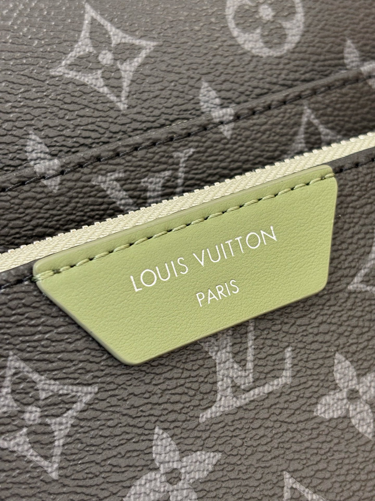 LV Trio Messenger Bag M28628