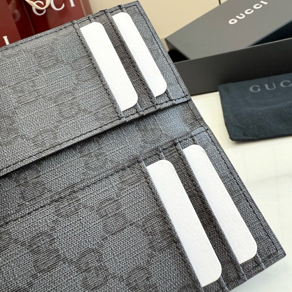 Gucci Card Case With Metal Tag