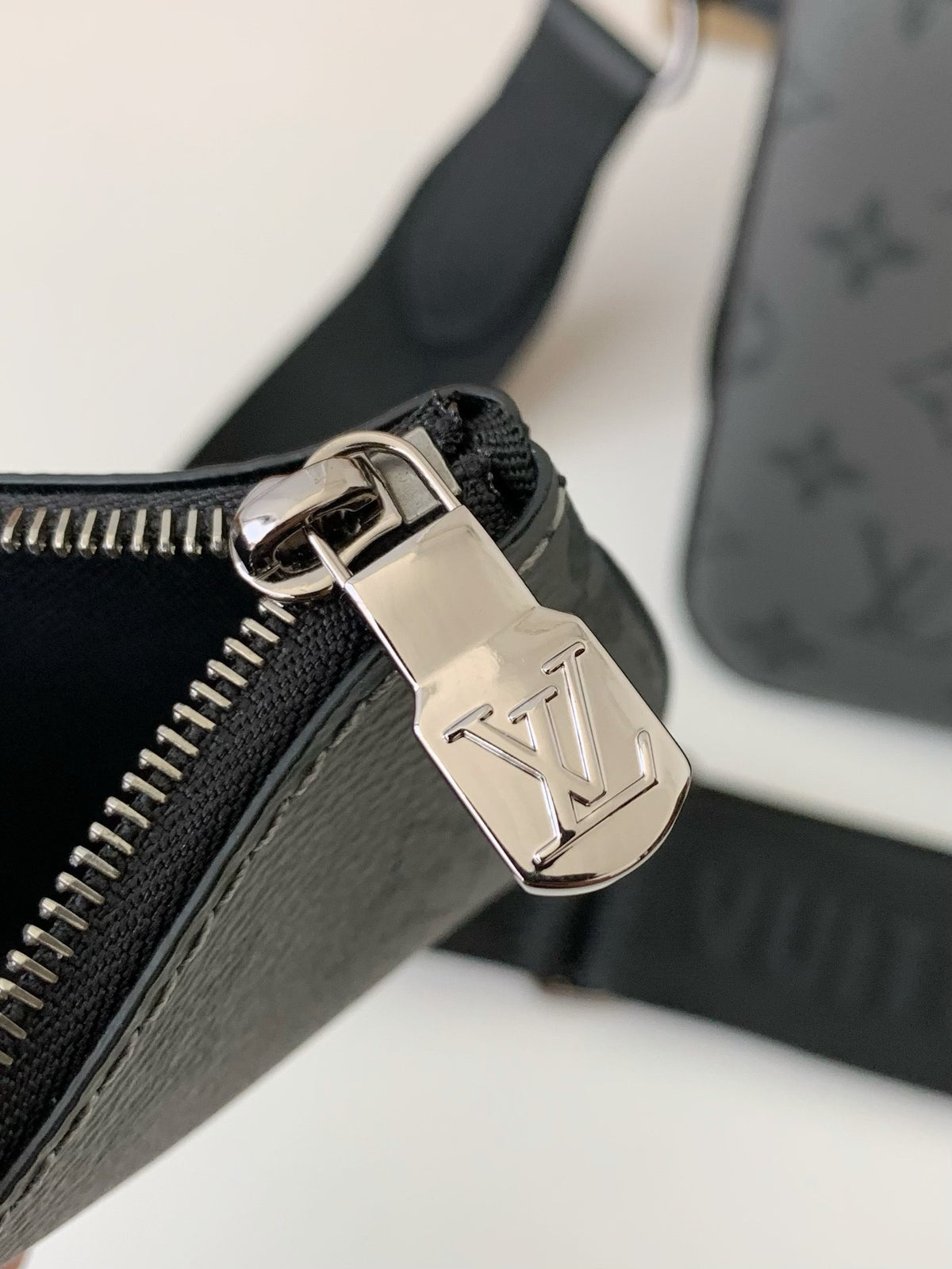 LV Trio Messenger Bag M69443