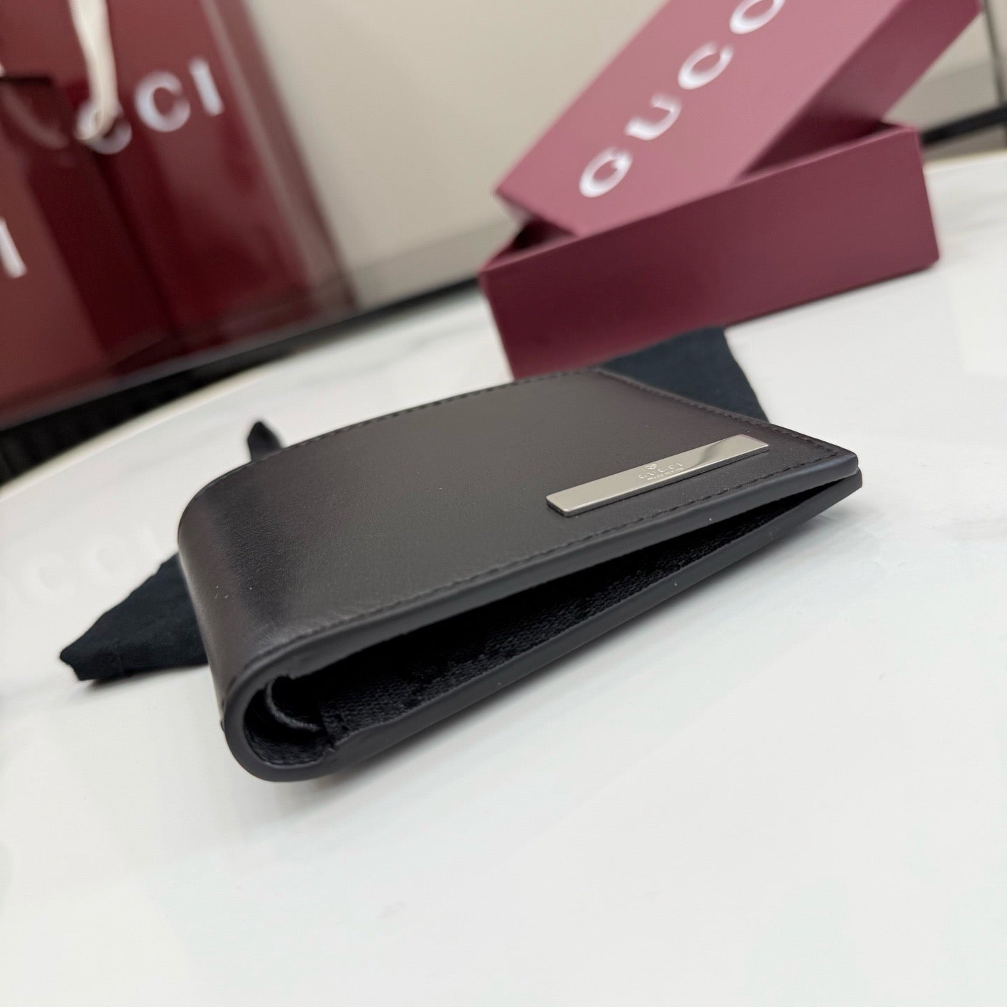 Gucci Bi-Fold Wallet With Metal Tag