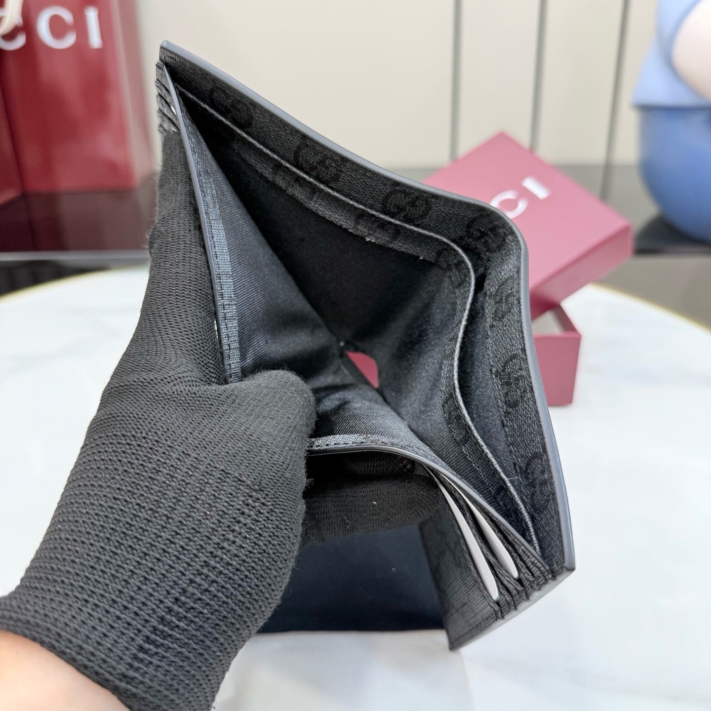 Gucci Bi-Fold Wallet With Metal Tag