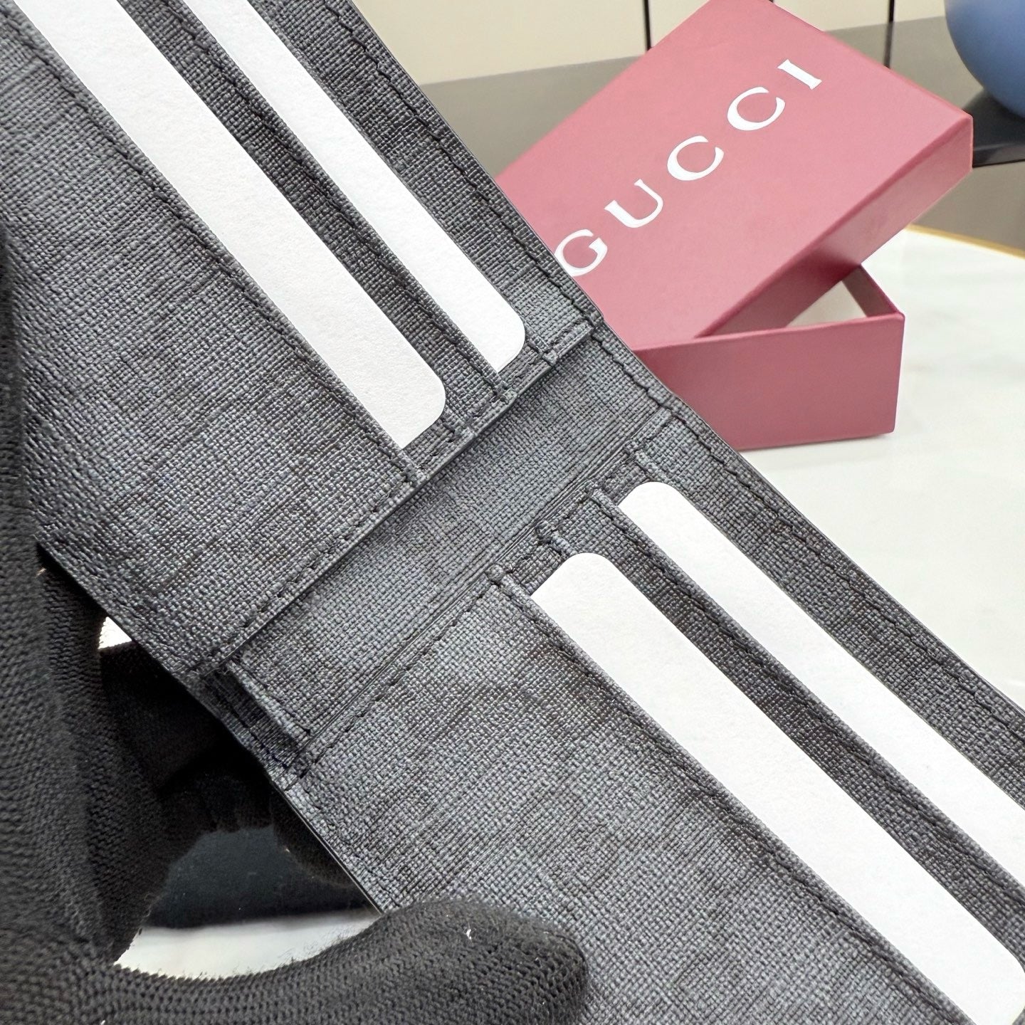 Gucci Bi-Fold Wallet With Metal Tag