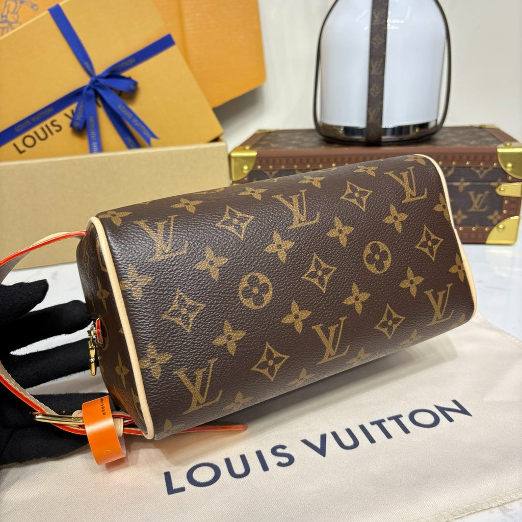 LV Locker Dopp Kit Monogram