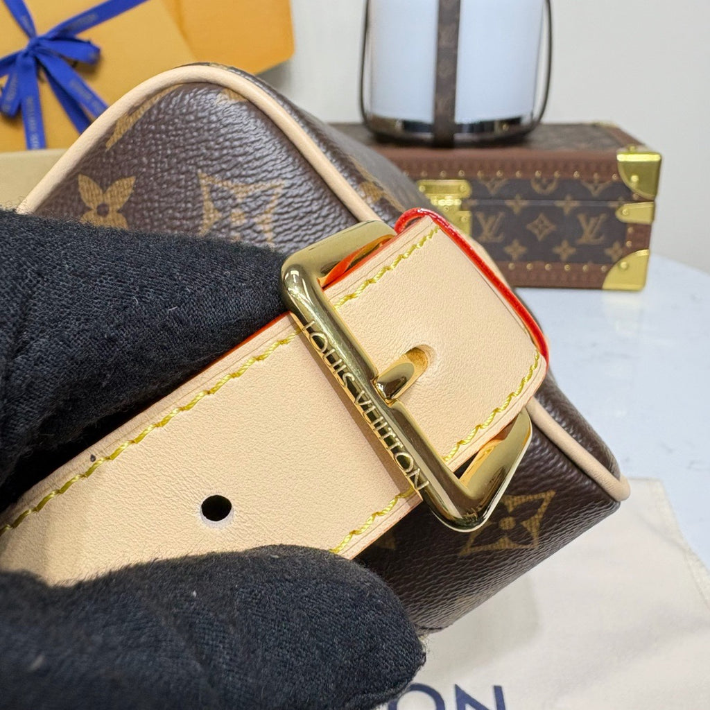 LV Locker Dopp Kit Monogram