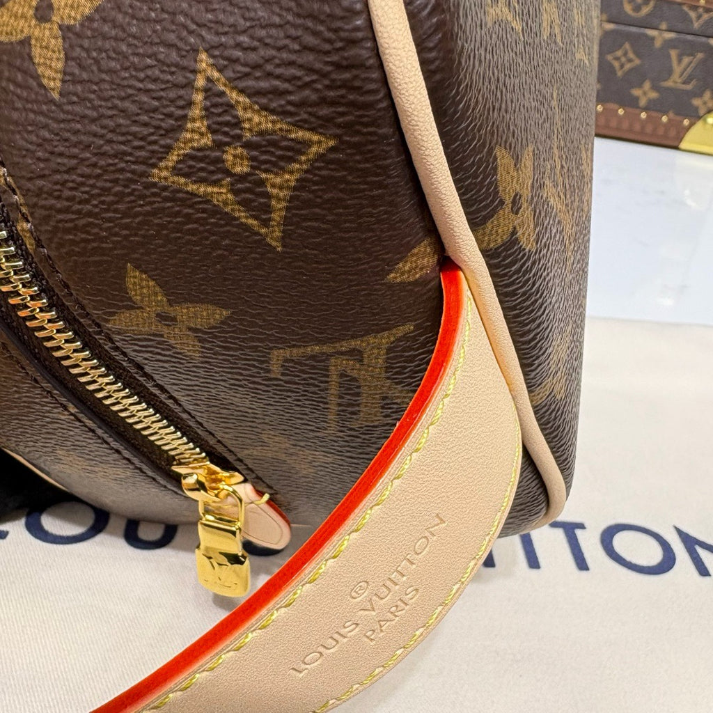 LV Locker Dopp Kit Monogram